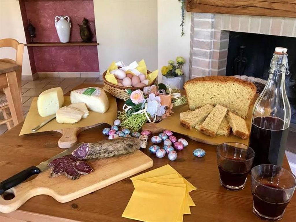 Badia Agriturismo La Torraccia Luaran gambar