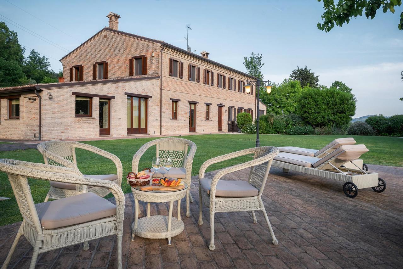 Badia Agriturismo La Torraccia Luaran gambar