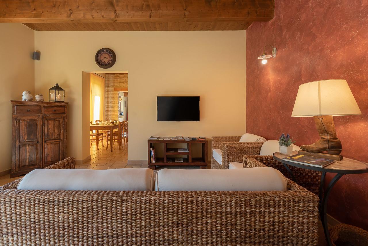 Badia Agriturismo La Torraccia Luaran gambar